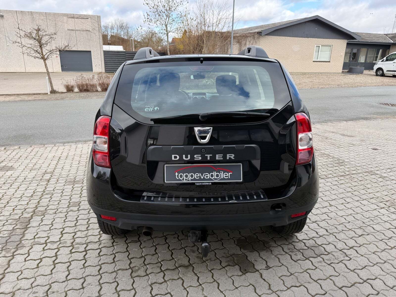 Sort Dacia Duster fra 2016