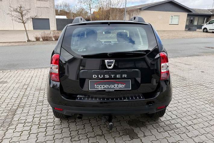 Sort Dacia Duster fra 2016