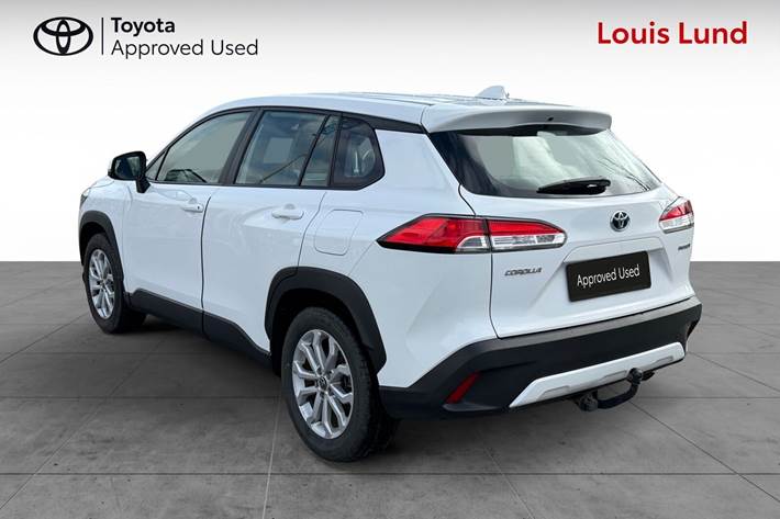 Hvid Toyota Corolla Cross fra 2023