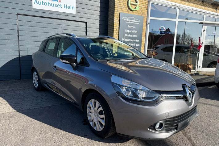 Grå Renault Clio IV fra 2015