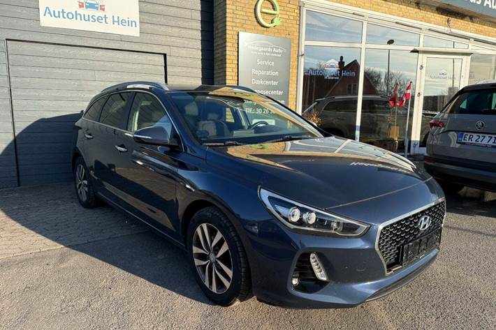 Blå Hyundai i30 fra 2017