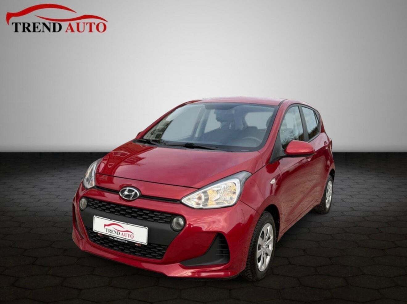 Rød Hyundai i10 fra 2017