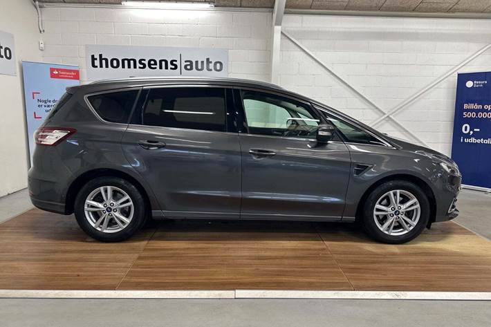 Grå Ford S-MAX fra 2020