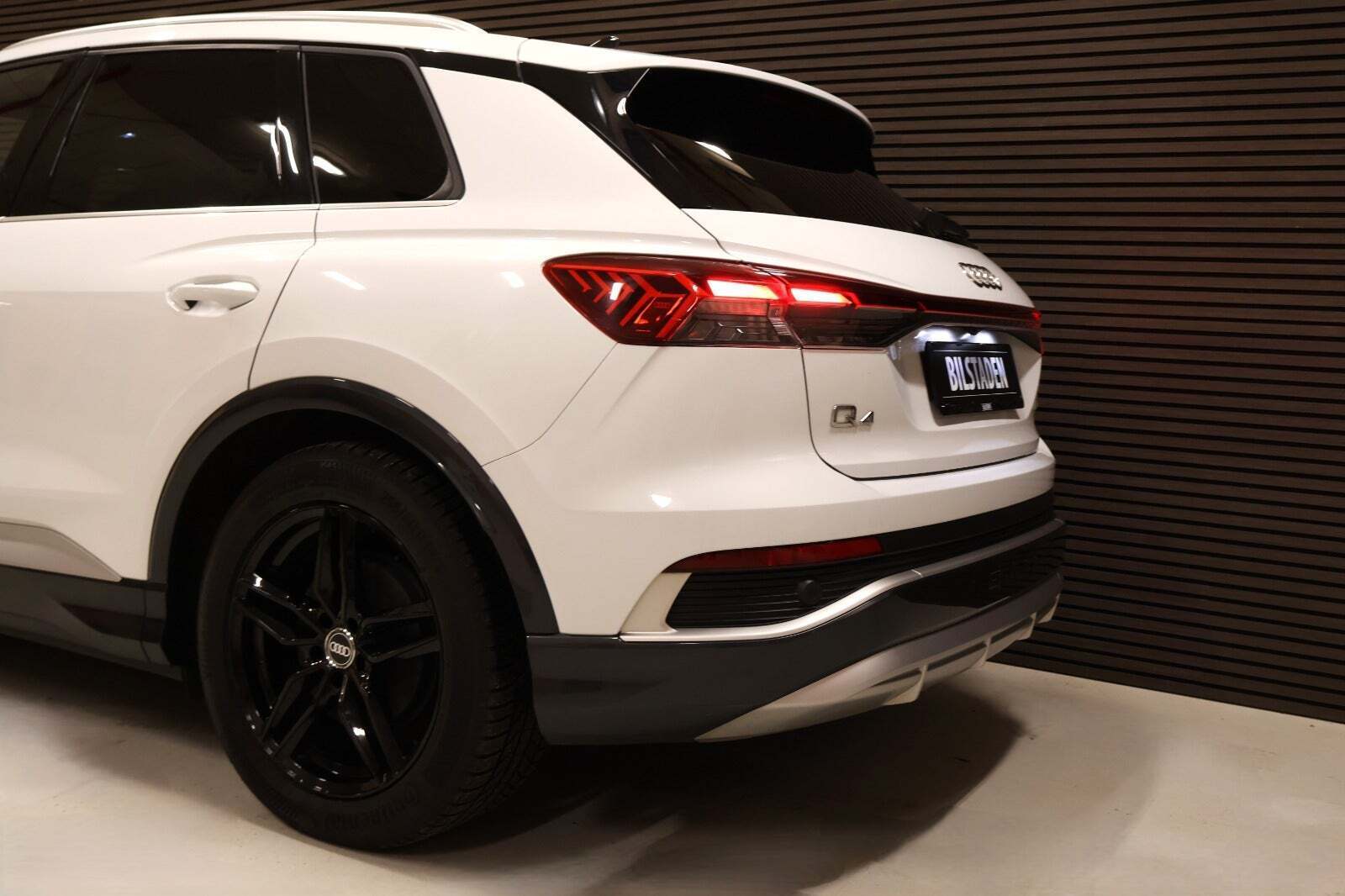 Hvid Audi Q4 e-tron fra 2022