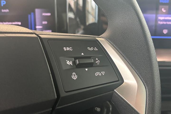 Blå Opel Frontera fra 2025