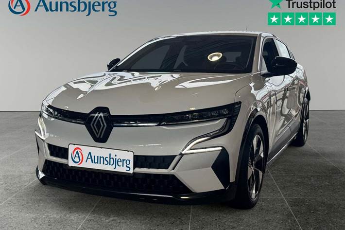 Hvid Renault Megane E-Tech fra 2022 set udefra