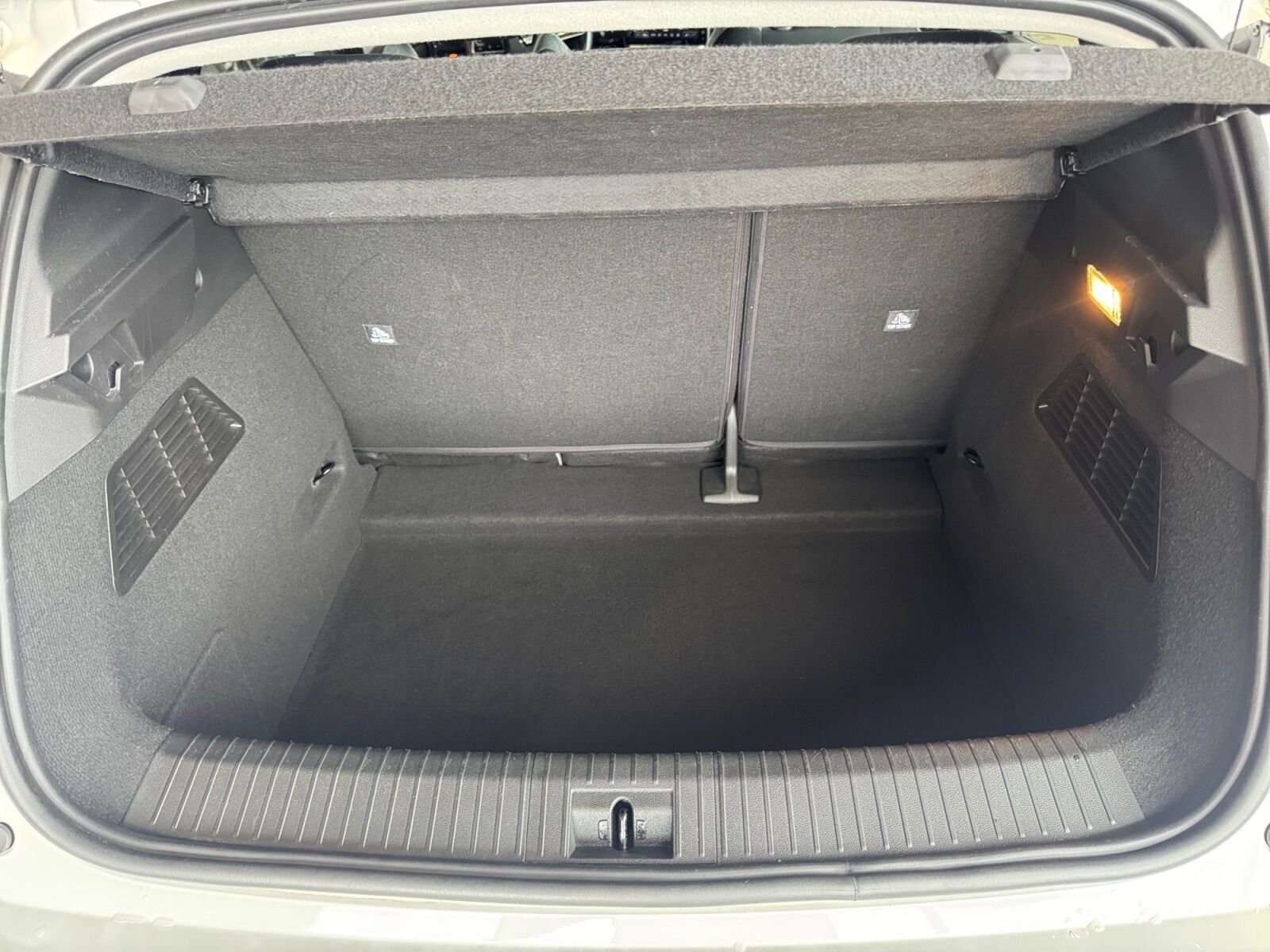 Hvid Renault Megane E-Tech fra 2022