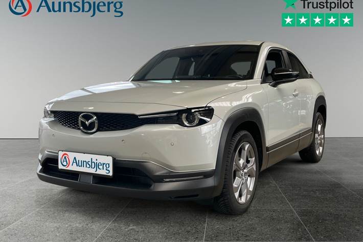 Sølv Mazda MX-30 fra 2021 set udefra