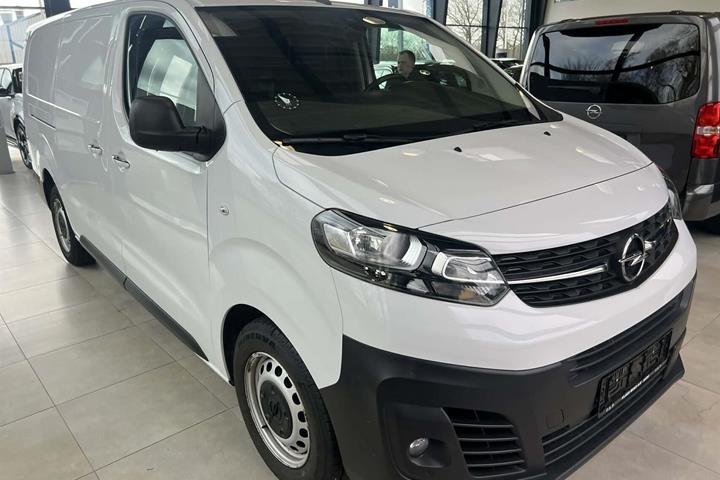 Hvid Opel Vivaro fra 2023