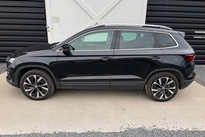 Sort Skoda Karoq fra 2023