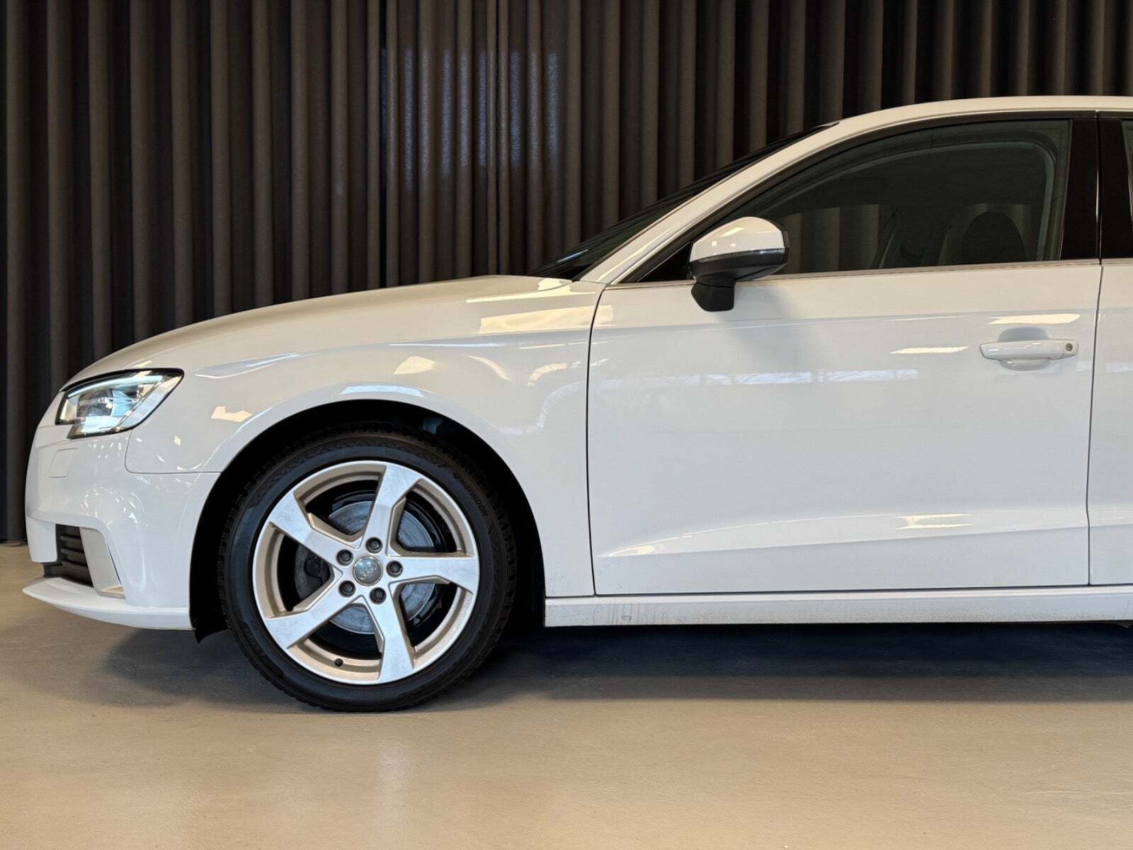 Hvid Audi A3 fra 2017