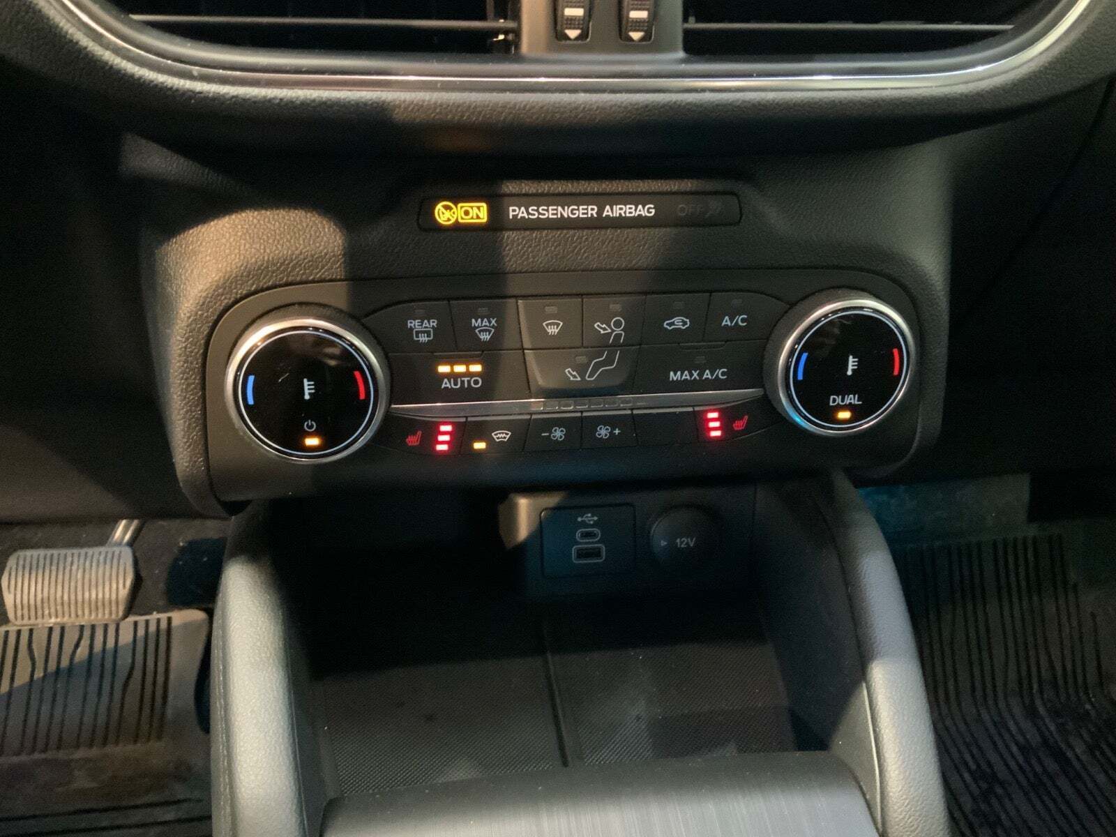 Hvid Ford Kuga fra 2023