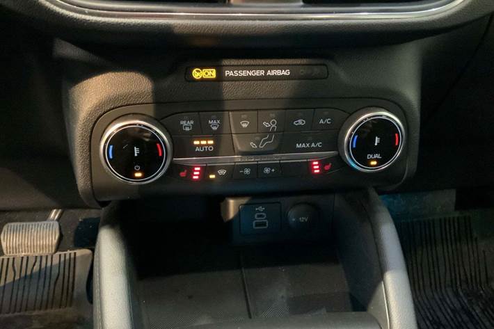 Hvid Ford Kuga fra 2023