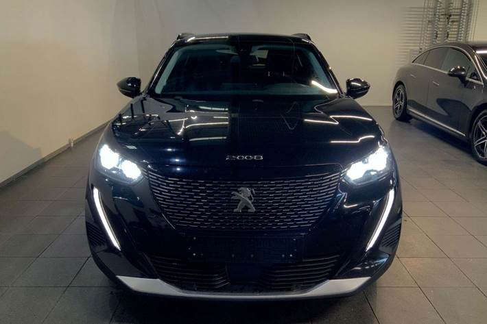 Sort Peugeot 2008 fra 2020
