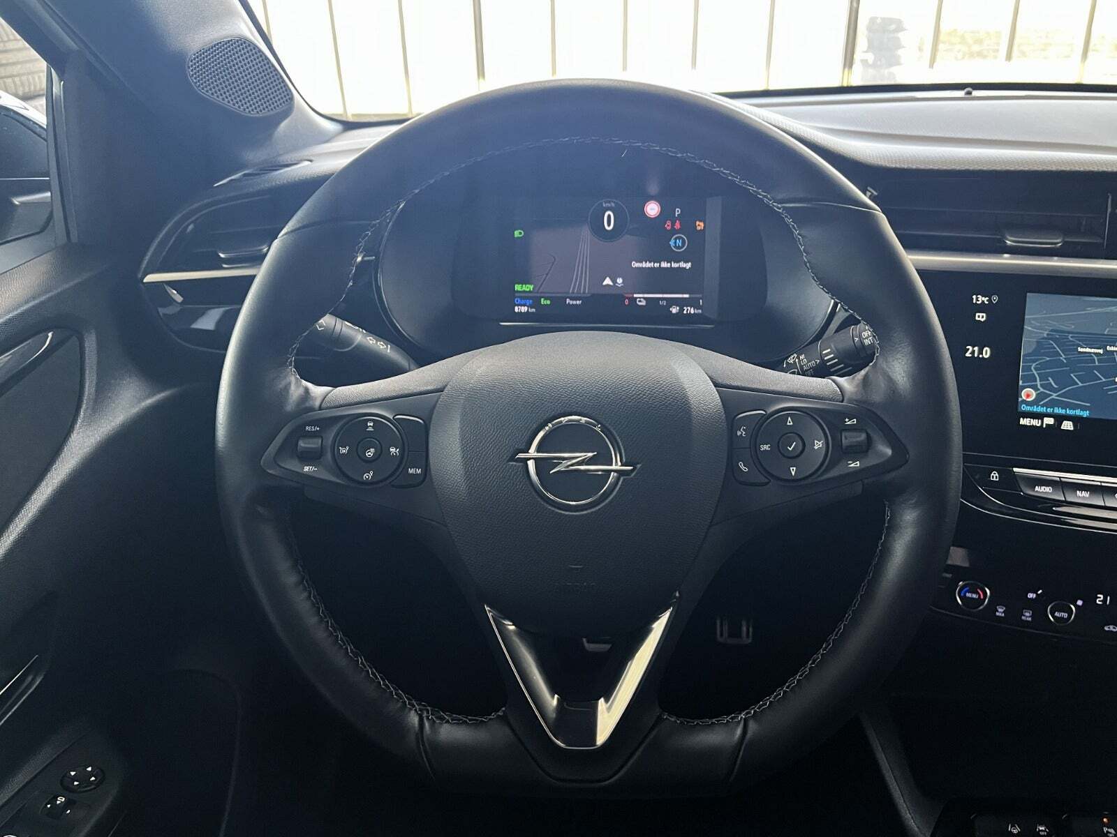 Hvid Opel Corsa-e fra 2023