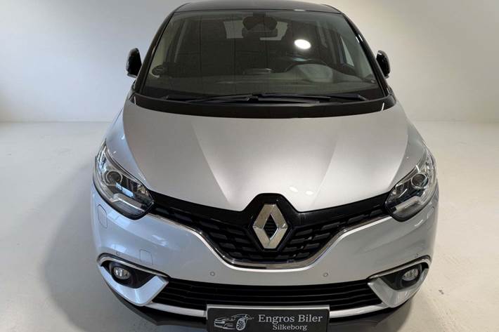 Sølv Renault Scenic IV fra 2017