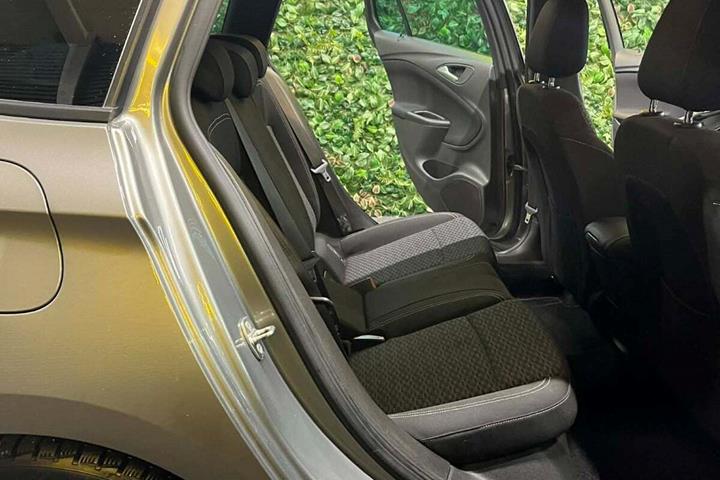 undefined Opel Astra fra 2017