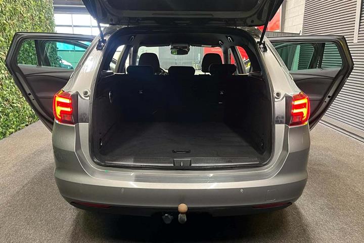 undefined Opel Astra fra 2017