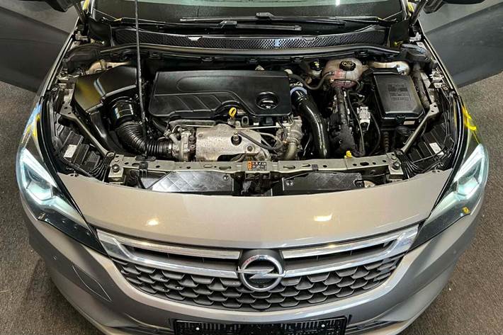 undefined Opel Astra fra 2017