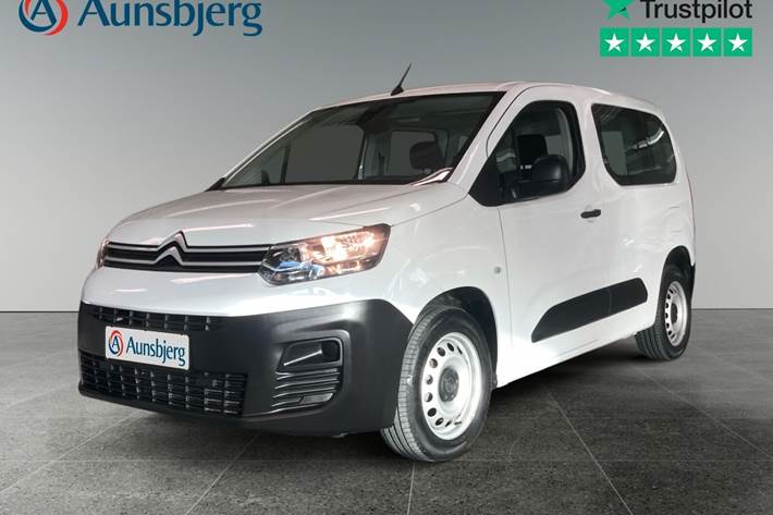 Hvid Citroën ë-Berlingo fra 2024 set udefra