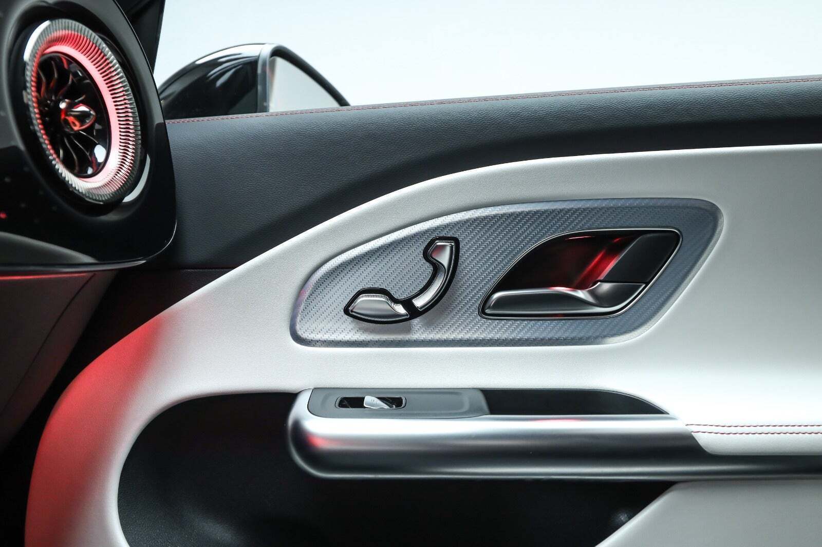 Sort Mercedes CLA250+ fra 2025