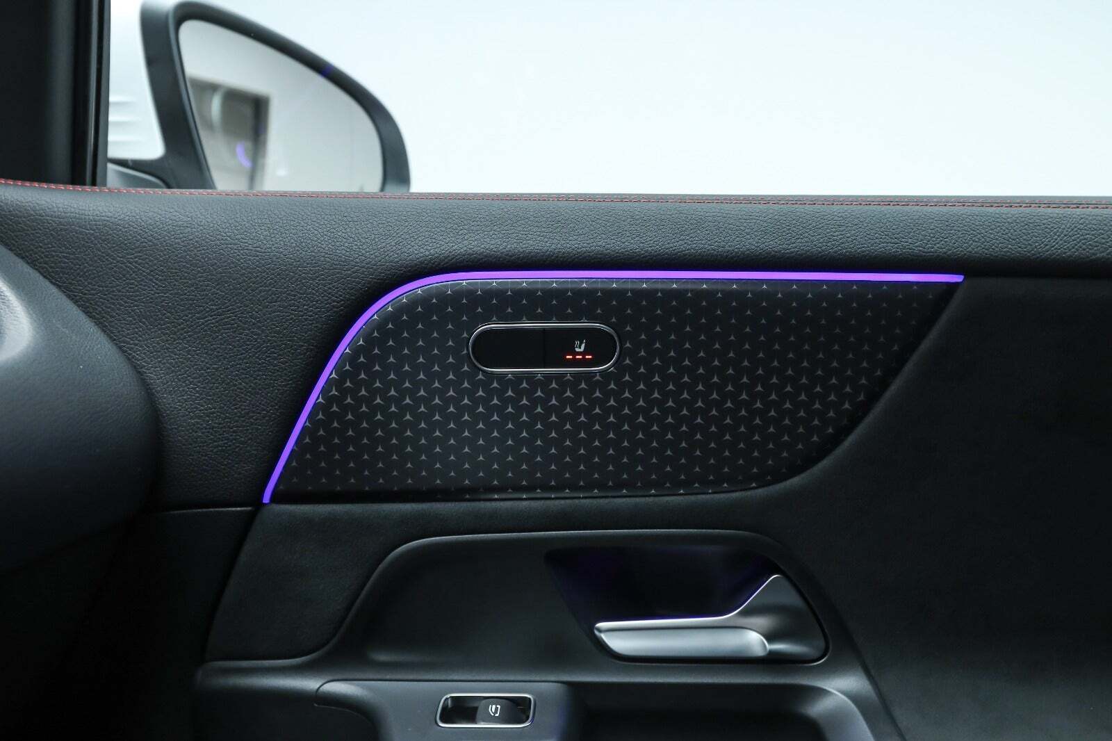 Hvid Mercedes EQA250+ fra 2025