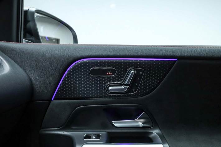 Hvid Mercedes EQA250+ fra 2026