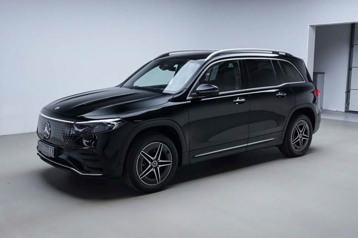 Sort Mercedes EQB250+ fra 2025