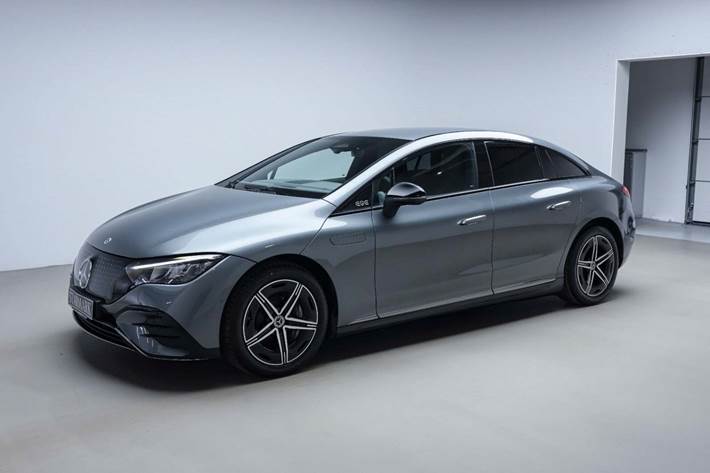 Grå Mercedes EQE350+ fra 2026