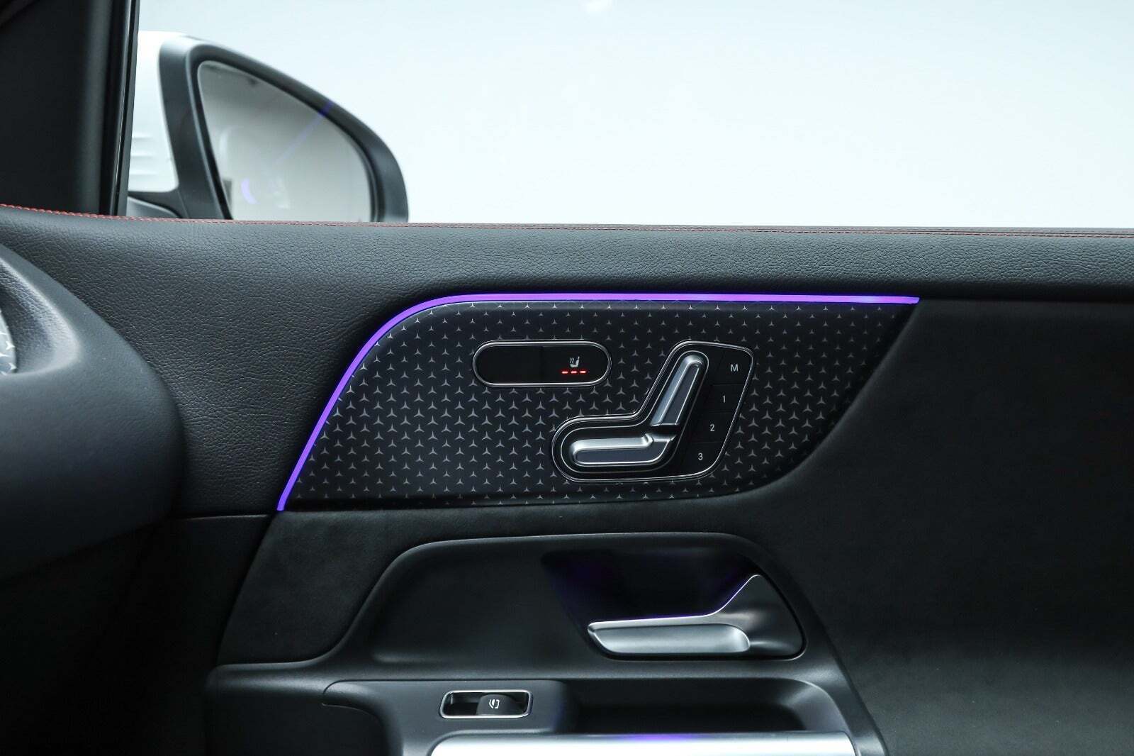 Hvid Mercedes EQA250+ fra 2025