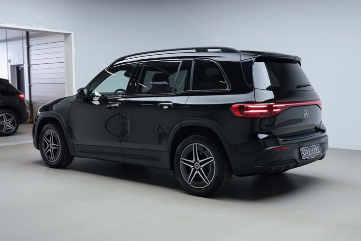 Sort Mercedes EQB250+ fra 2026