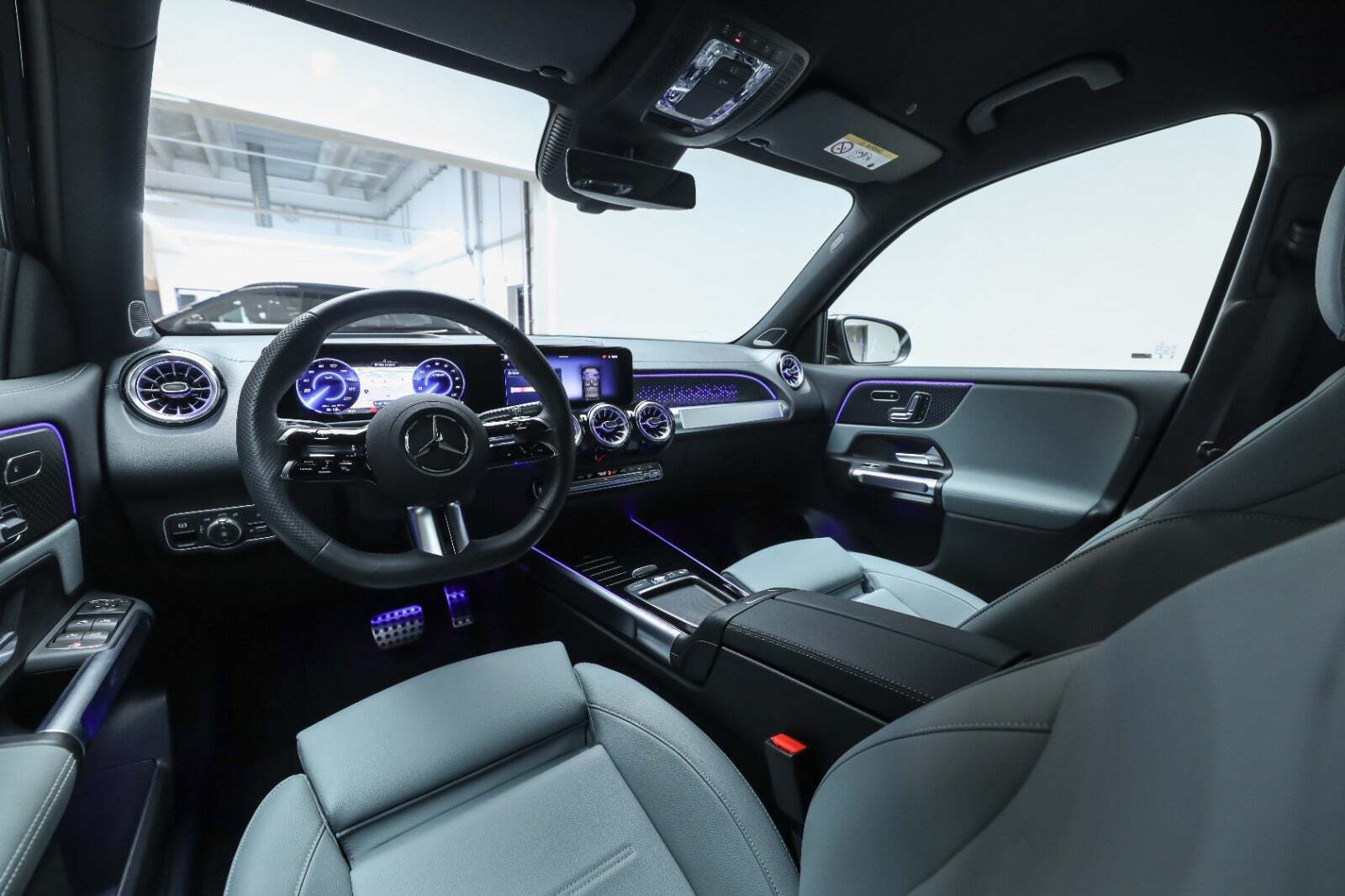 Sort Mercedes EQB250+ fra 2026