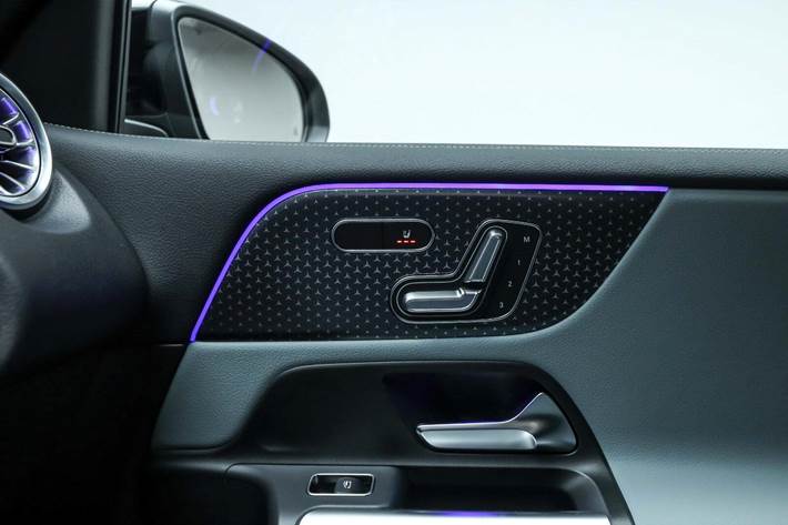 Sort Mercedes EQB250+ fra 2026