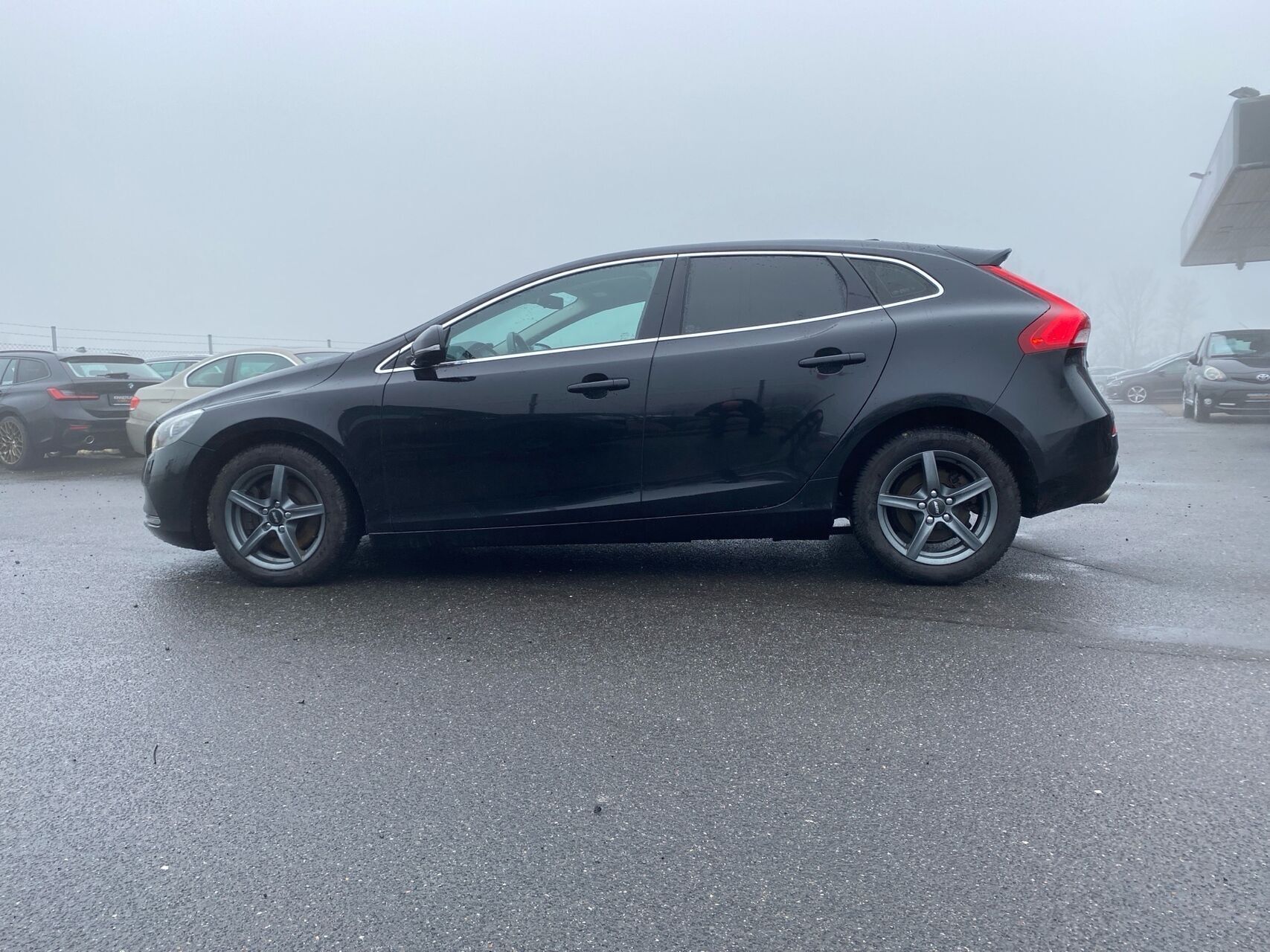 Volvo V40 2,0 D4 Momentum 190HK 5d 8g Aut.
