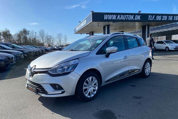 Sølv Renault Clio fra 2017