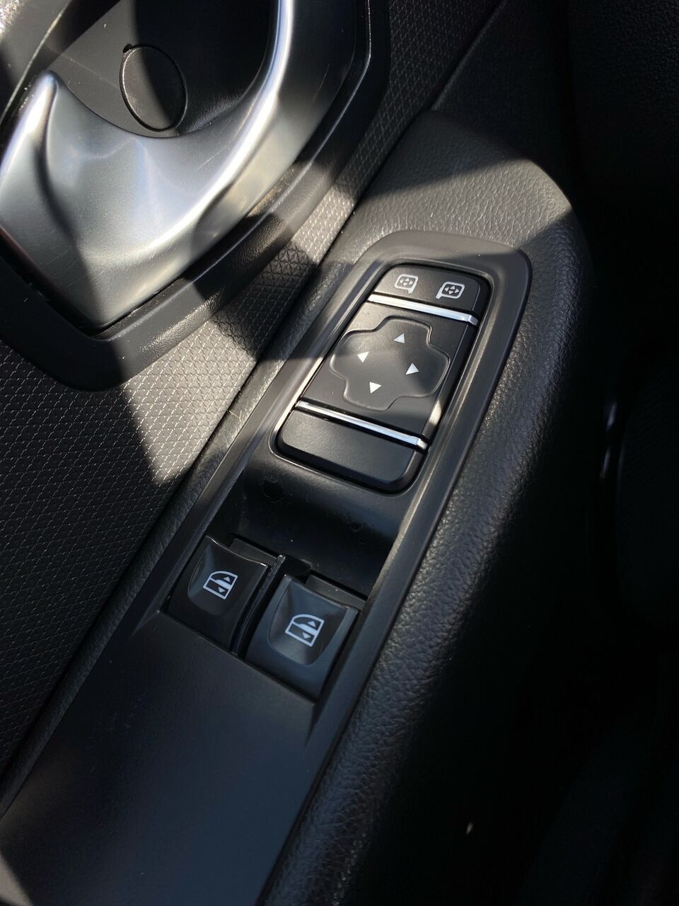 Sølv Renault Clio fra 2017