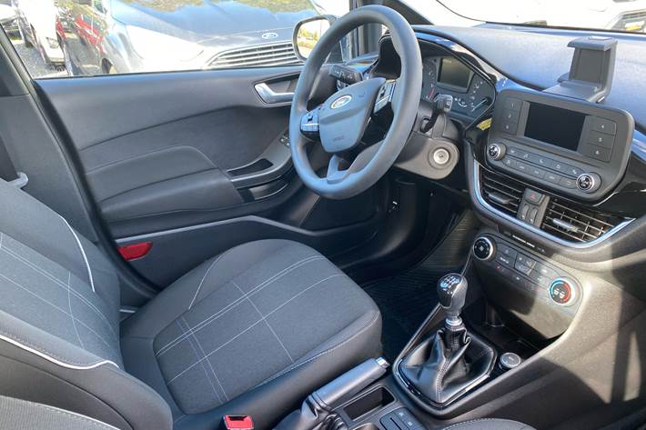 Blå Ford Fiesta fra 2018