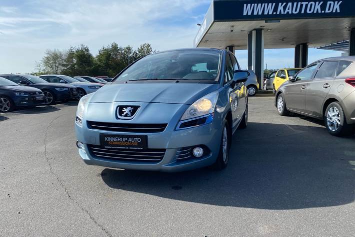 Blå Peugeot 5008 fra 2011