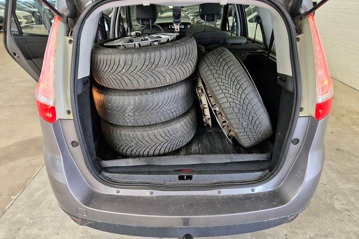 Sort Renault Grand Scénic fra 2013