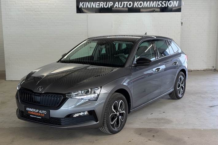 Sort Skoda Scala fra 2023