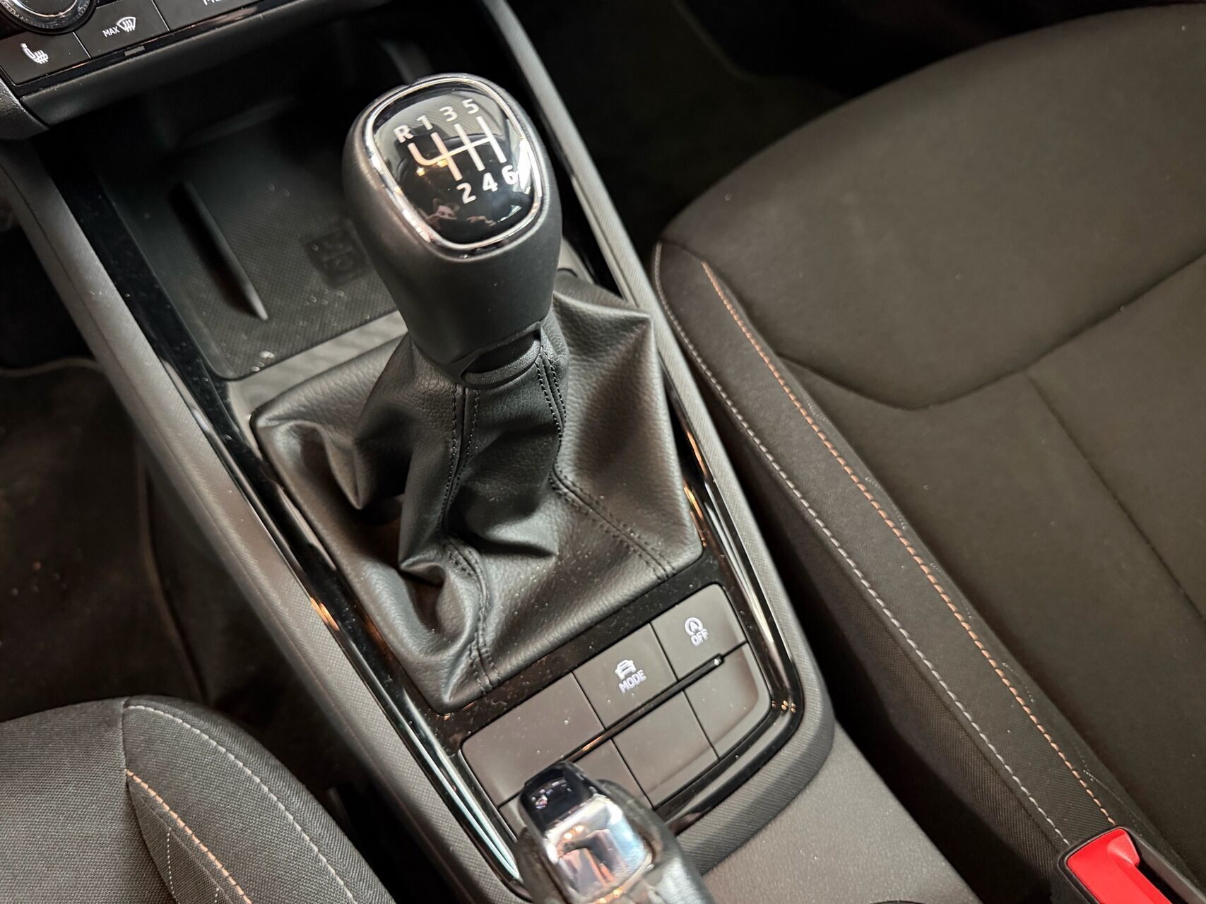 Sort Skoda Scala fra 2023