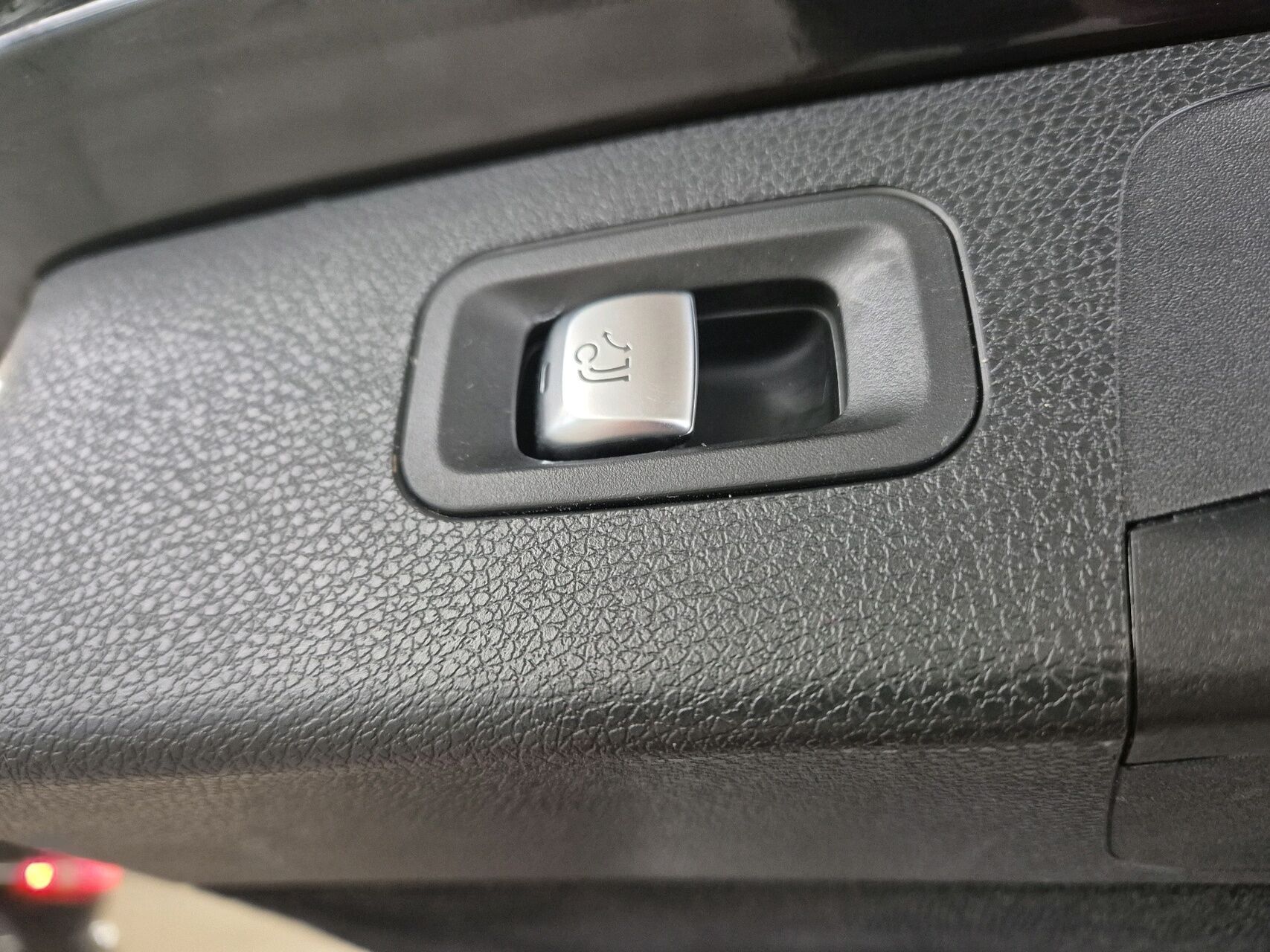 Sort Mercedes E220 d fra 2017