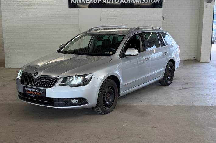 Sølv Skoda Superb fra 2013