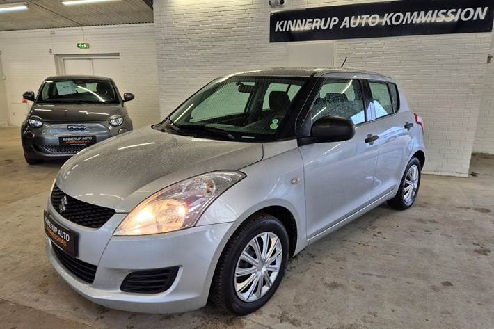 Sølv Suzuki Swift fra 2011