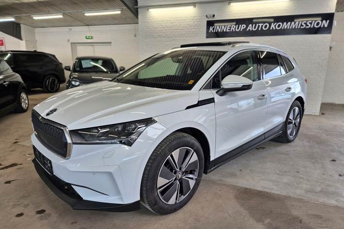 Hvid Skoda Enyaq fra 2022