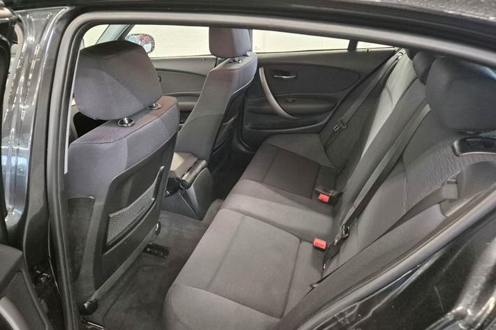Sort BMW 116d fra 2010