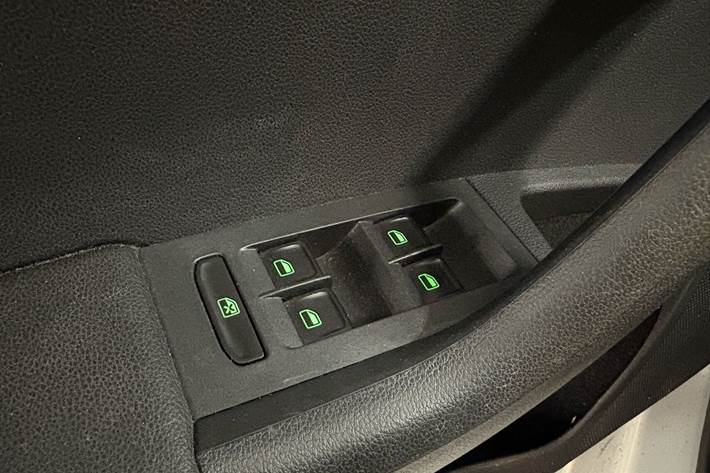 Hvid Skoda Octavia fra 2013