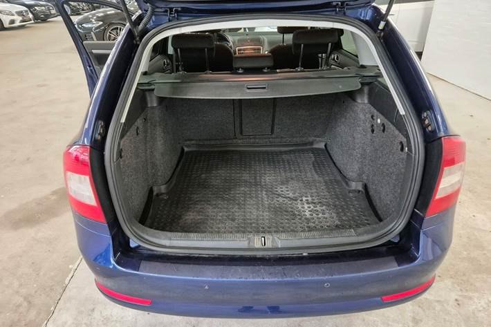 Blå Skoda Octavia fra 2009