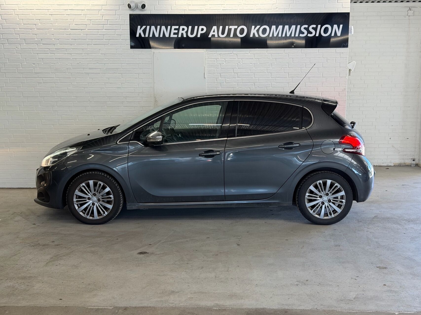 Peugeot 208 1,6 BlueHDi Desire 100HK 5d