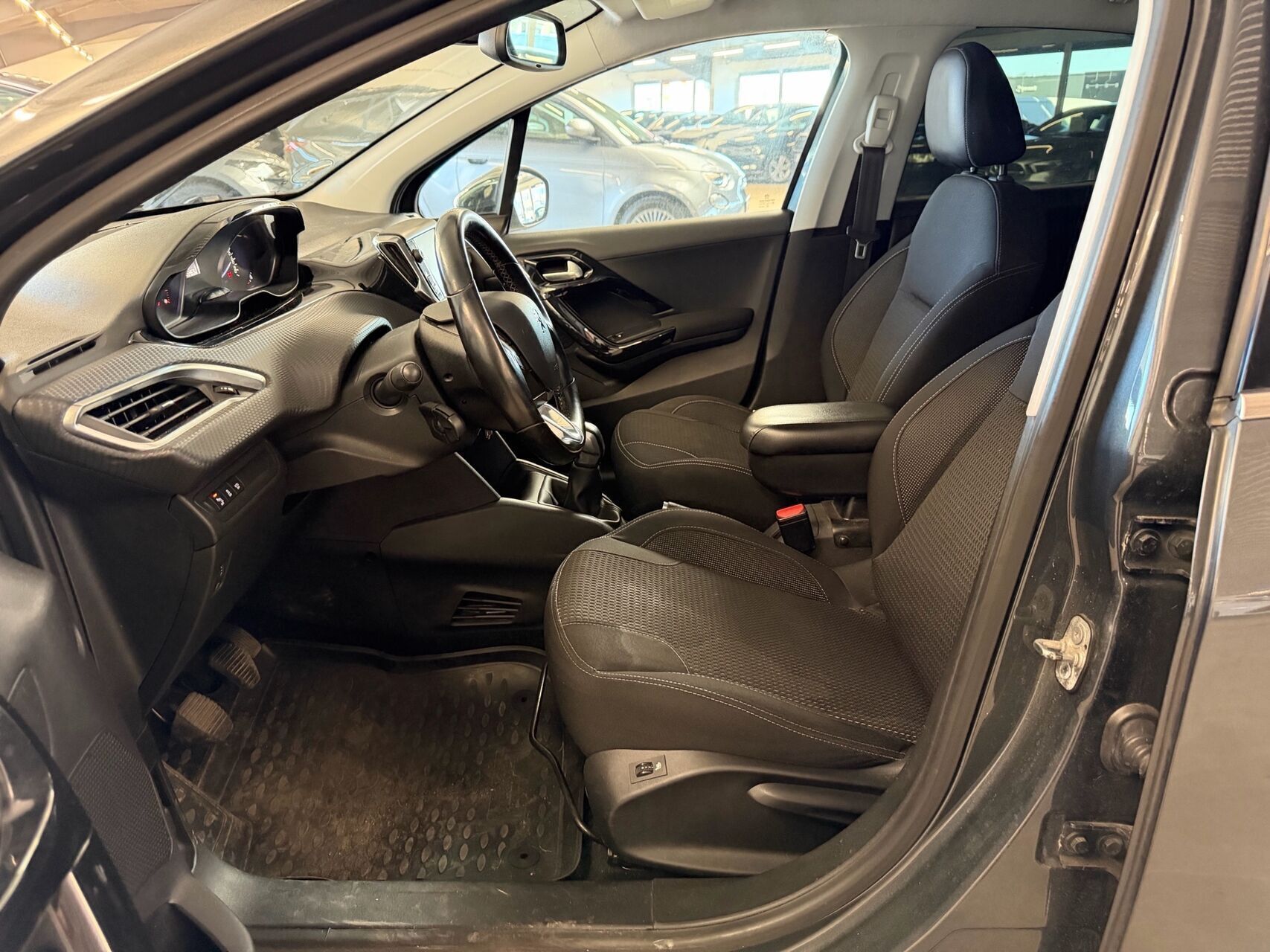 Peugeot 208 1,6 BlueHDi Desire 100HK 5d